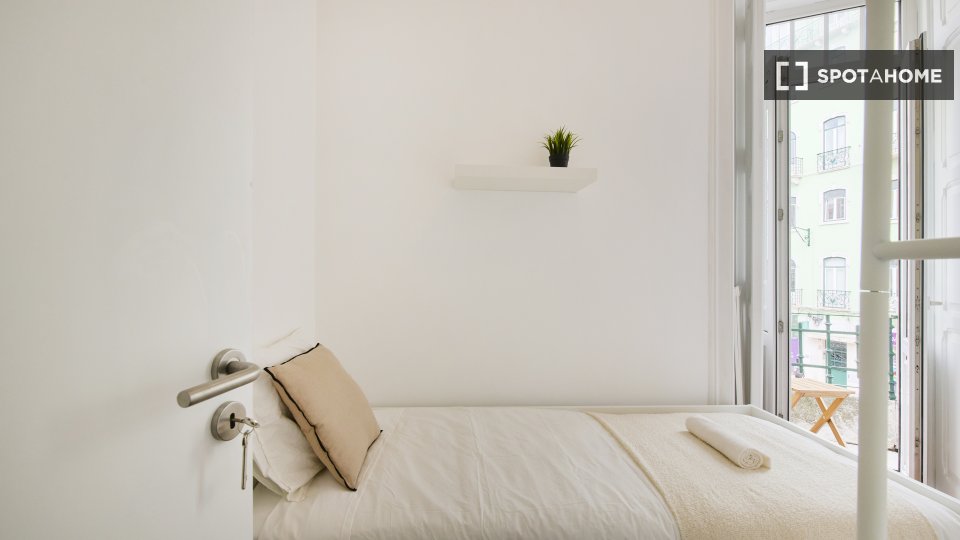 Double room Lisbon, 9 beds — photo 14