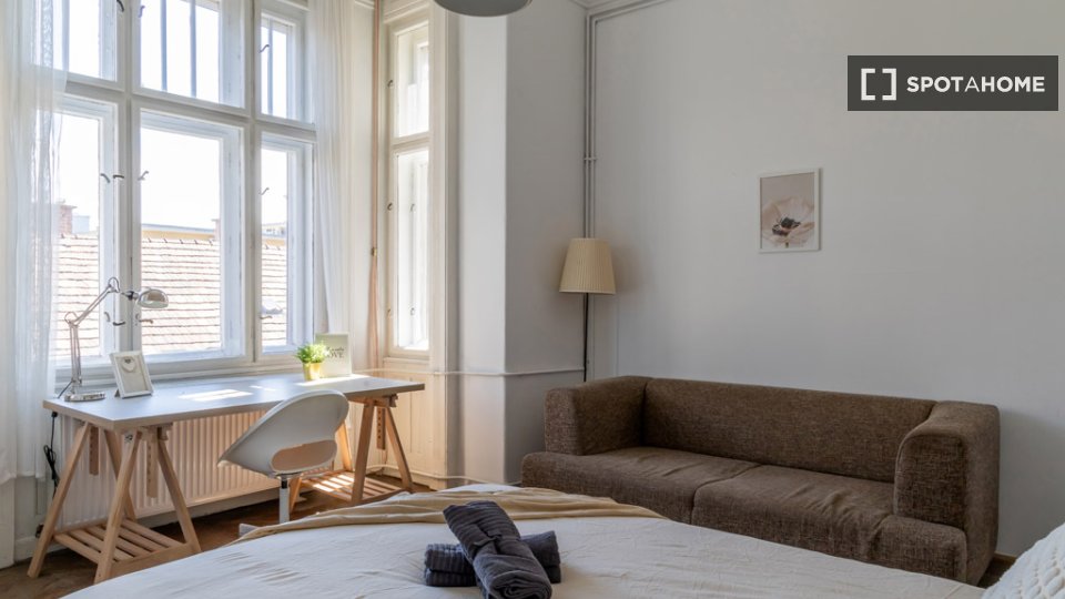 Double room Budapest, 3 beds — photo 18