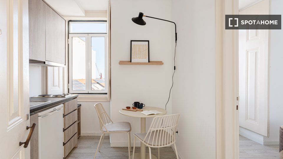 Apartment Lisbon, 1 bed — photo 1