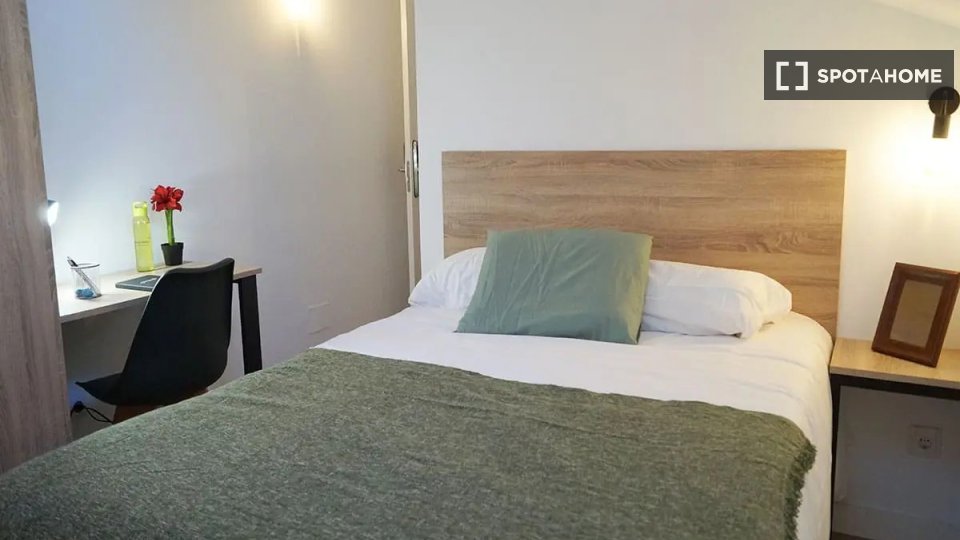 Double room Madrid, 4 beds — photo 18