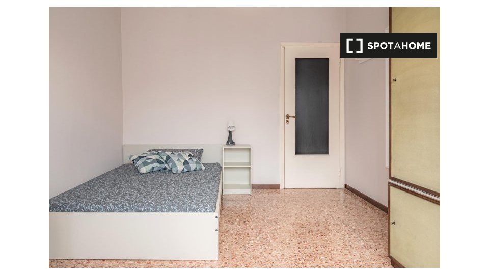 Double room Milan, 4 beds, 90m² — photo 7