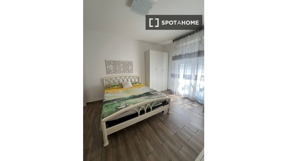 Double room Milan, 3 beds, 90m² — photo 24