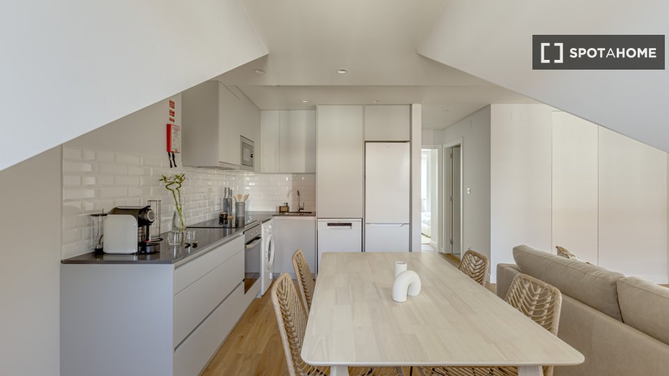 Apartment Lisbon, 2 beds — photo 4