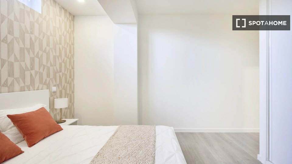 Double room Lisbon, 4 beds — photo 14
