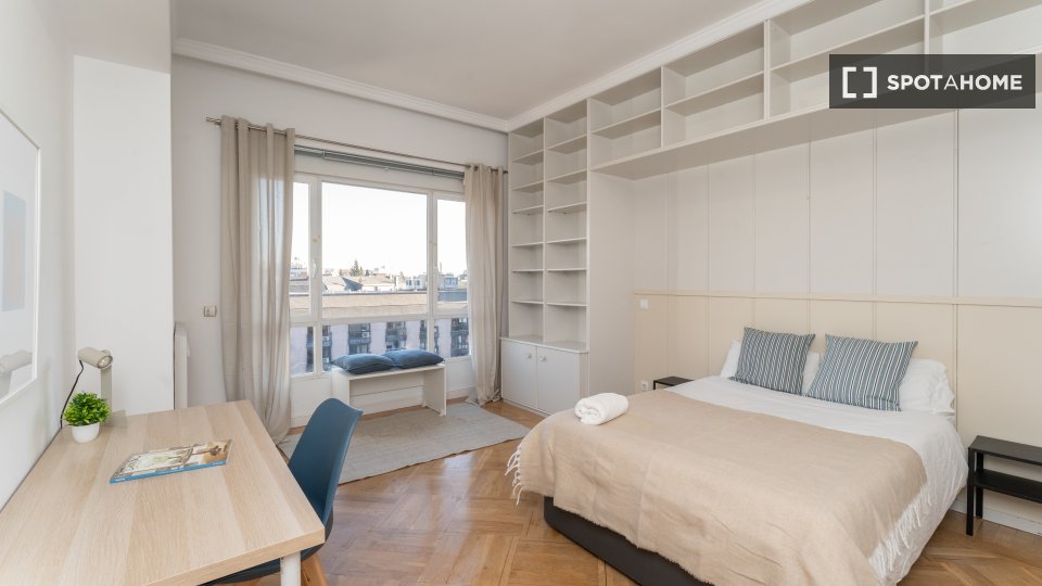 Double room Madrid, 6 beds — photo 35