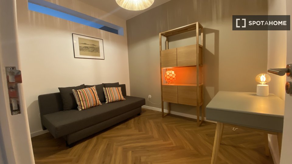 Apartment Lisbon, 2 beds, 70m² — photo 9