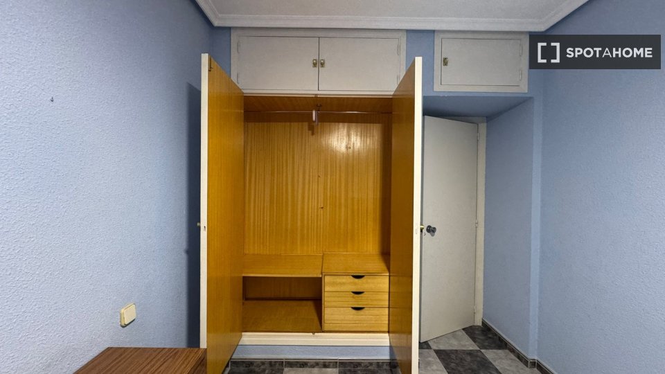 Double room Madrid, 5 beds — photo 7