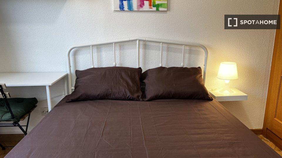 Habitación en piso compartido en alquiler en Orcasur, Madrid.