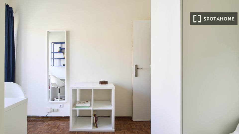 Double room Lisbon, 10 beds — photo 1
