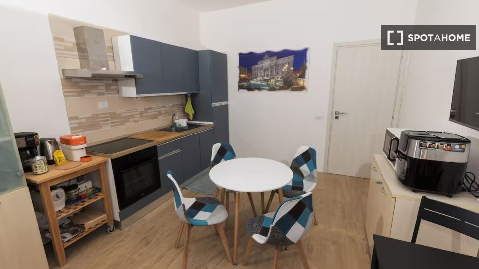Double room Rome, 1 bed, 108m² — photo 3