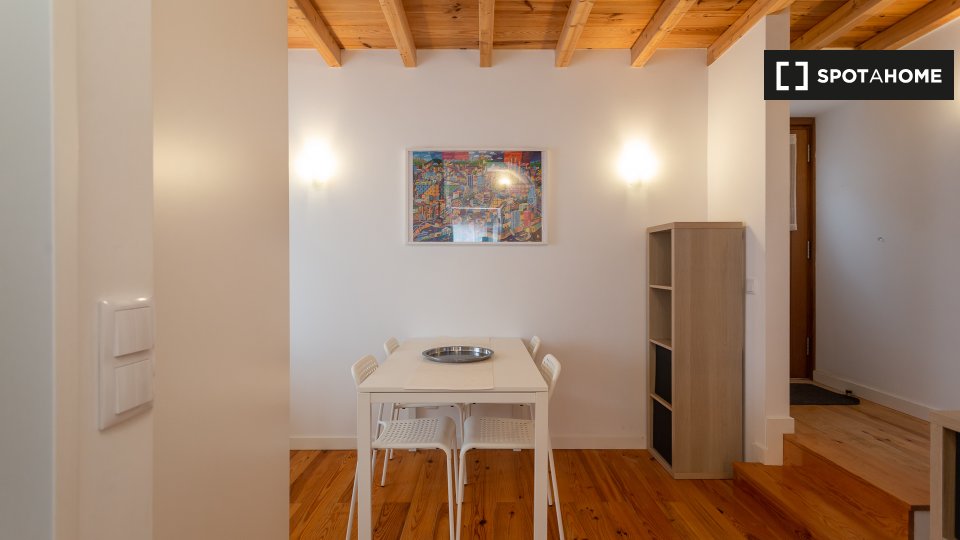 Apartment Lisbon, 4 beds, 75m² — photo 2