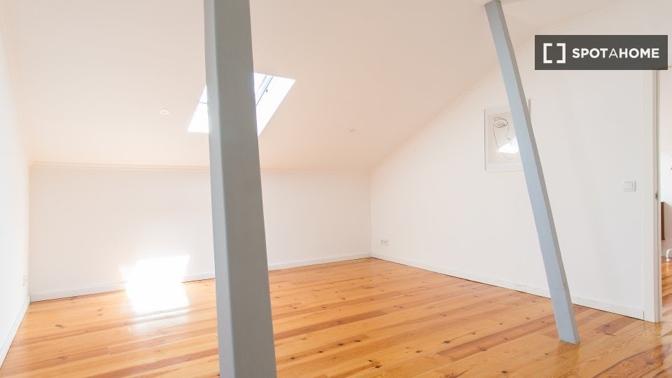 Double room Lisbon, 8 beds — photo 19