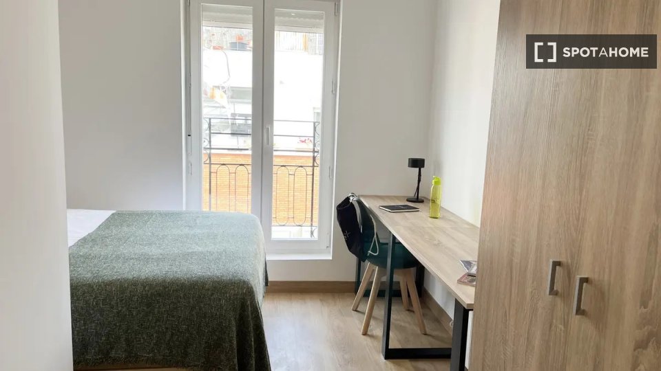 Double room Madrid, 6 beds — photo 3