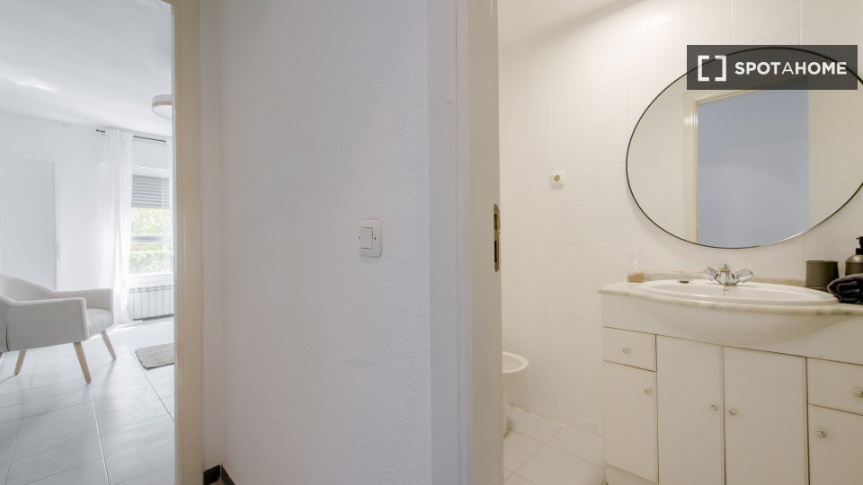 Double room Madrid, 5 beds — photo 7