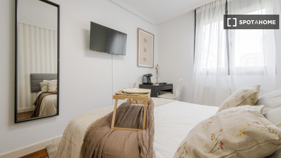 Double room Madrid, 8 beds — photo 13
