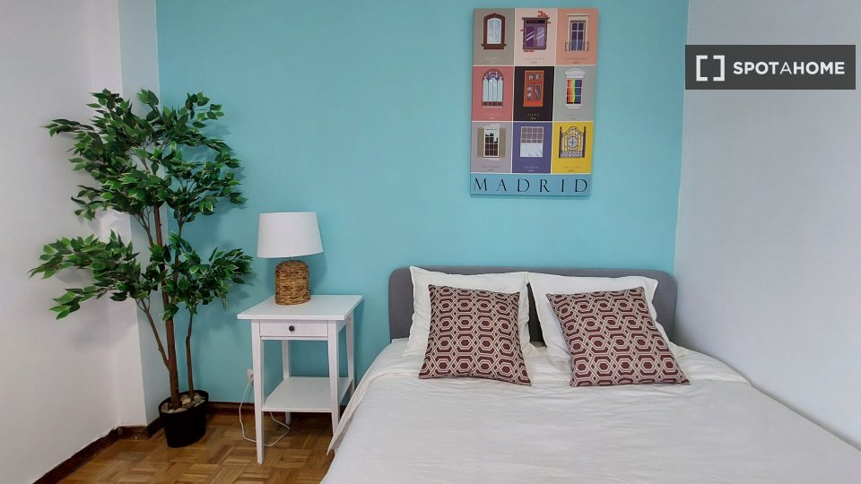 Double room Madrid, 4 beds, 100m² — photo 19