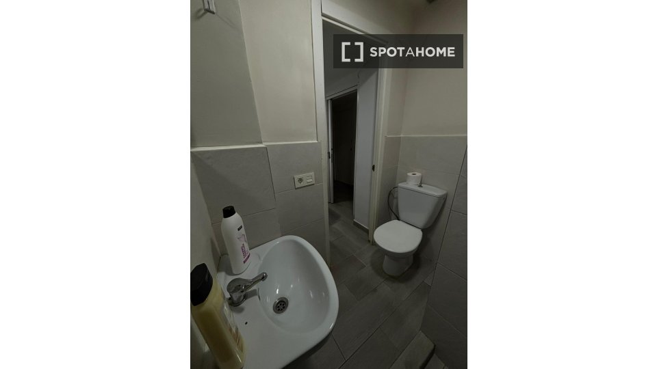 Double room Valencia, 6 beds, 70m² — photo 9