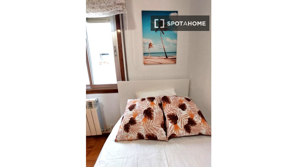 Double room Madrid, 4 beds, 100m² — photo 13
