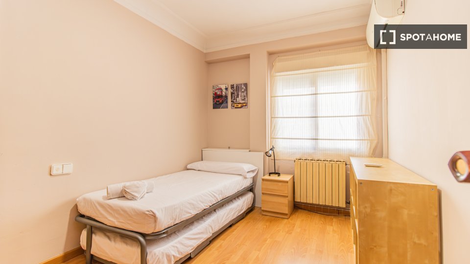 Apartment Zaragoza, 3 beds, 82m² — photo 2