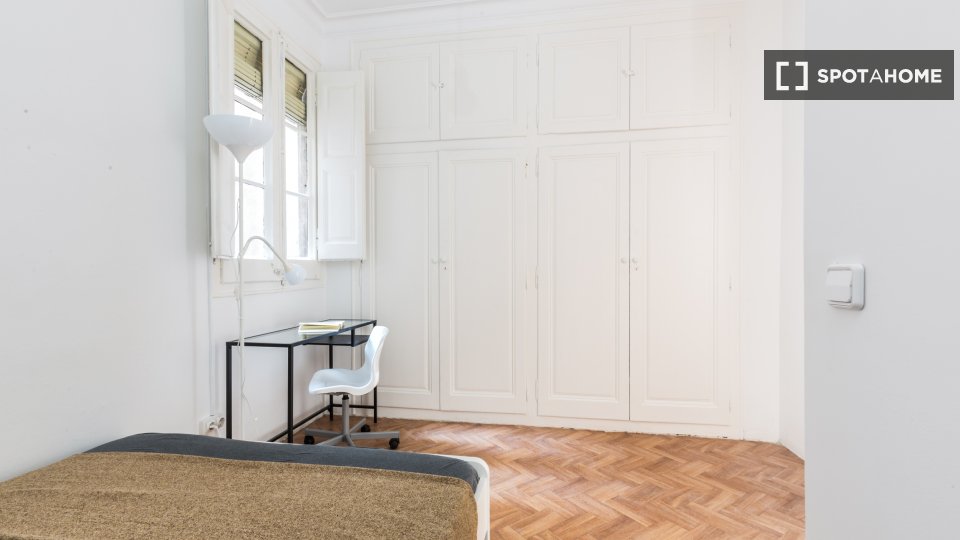Double room Barcelona, 6 beds, 100m² — photo 11