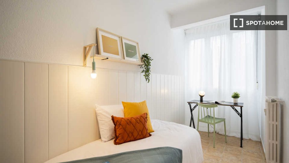 Double room Madrid, 25 beds — photo 58