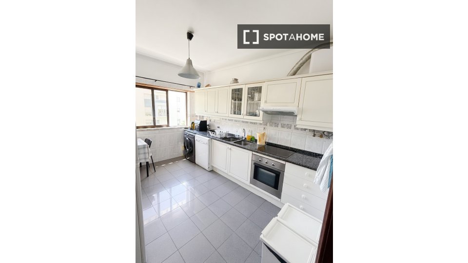 Double room Lisbon, 1 bed, 90m² — photo 5