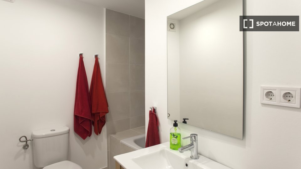 Apartment Barcelona, 1 bed, 85m² — photo 2