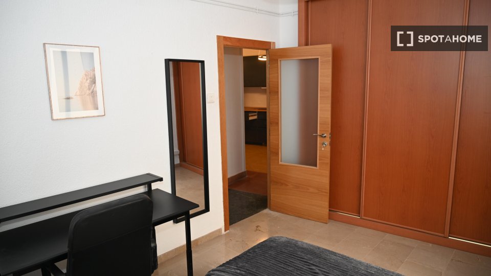 Double room Valencia, 8 beds, 263m² — photo 4