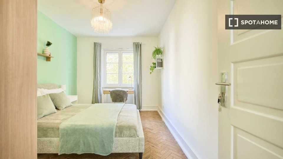 Double room Lisbon, 6 beds — photo 11
