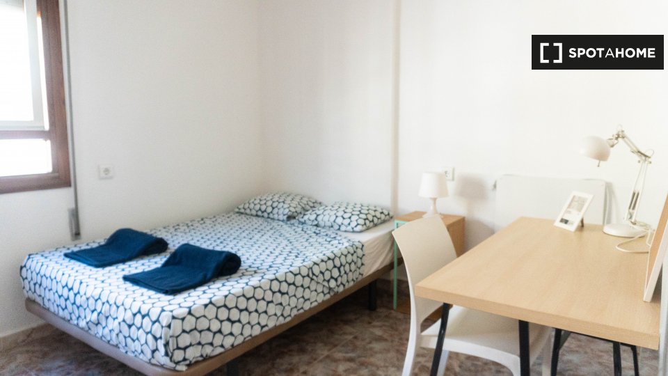 Double room Valencia, 7 beds, 200m² — photo 3