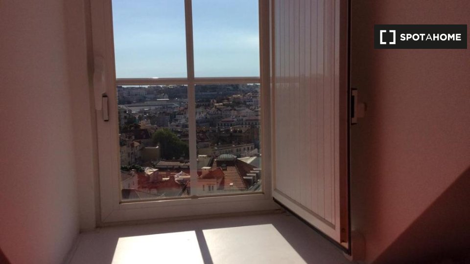Apartment Lisbon, 1 bed — photo 1