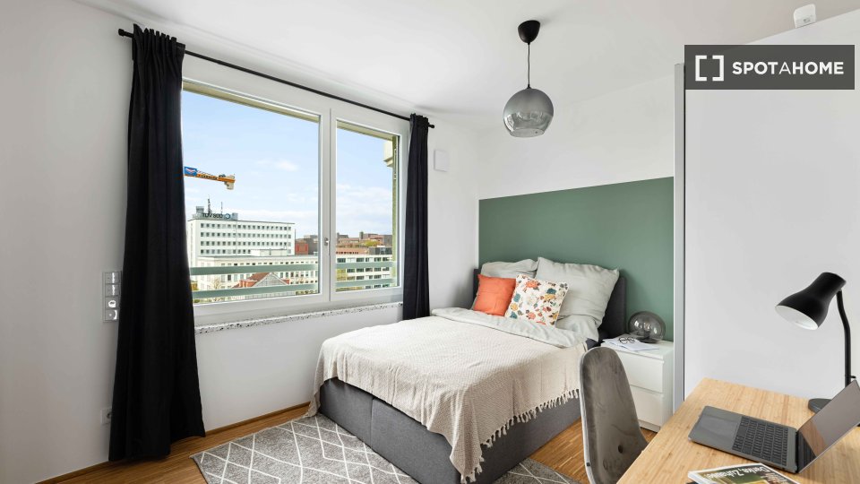 Double room Munich, 4 beds, 92m² — photo 14