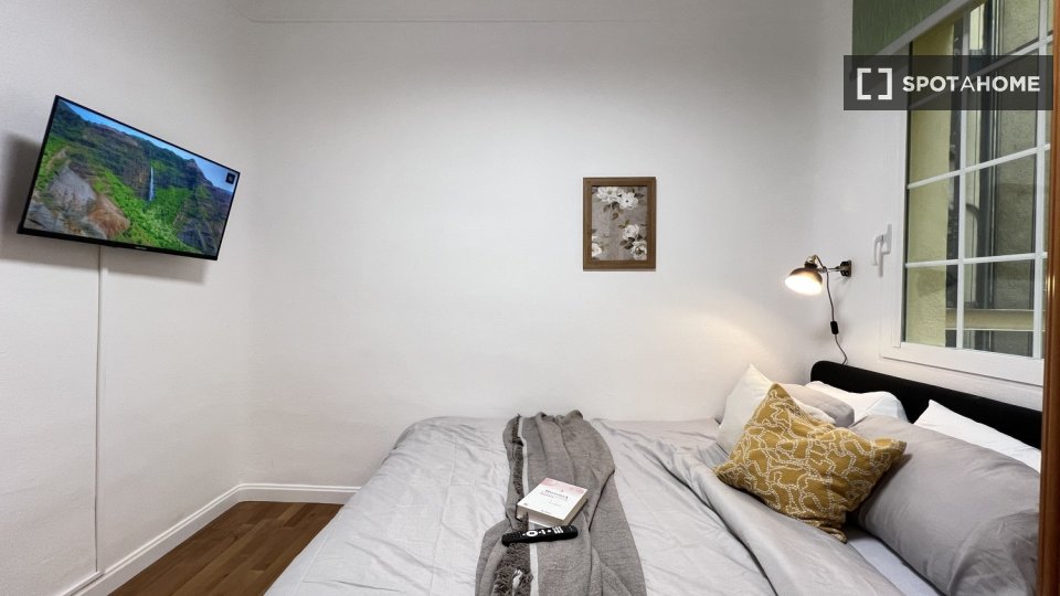Double room Madrid, 6 beds — photo 11