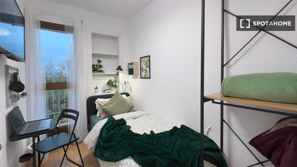 Double room Madrid, 5 beds — photo 9