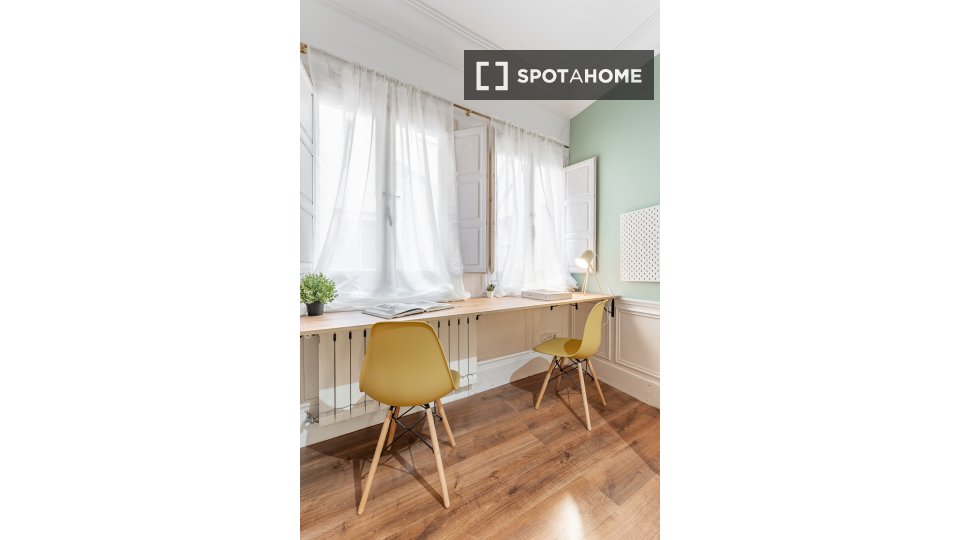 Double room Madrid, 10 beds, 173m² — photo 50