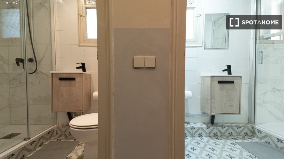 Double room Barcelona, 7 beds, 160m² — photo 3