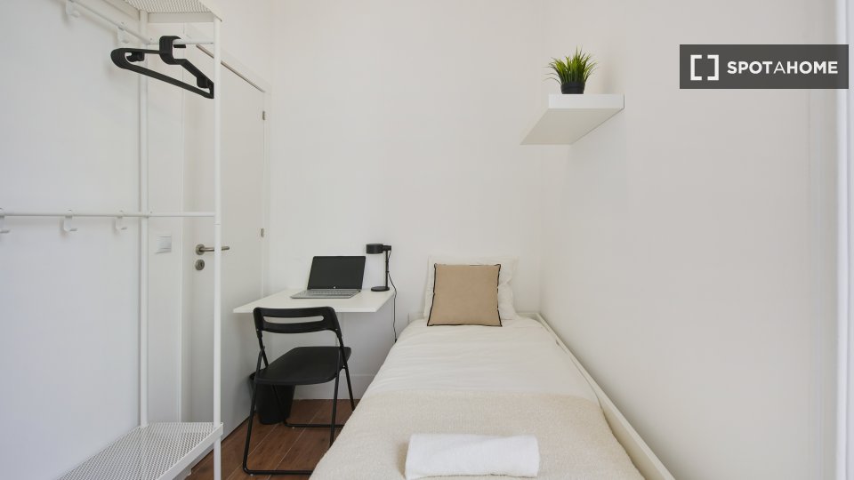 Double room Lisbon, 9 beds — photo 1
