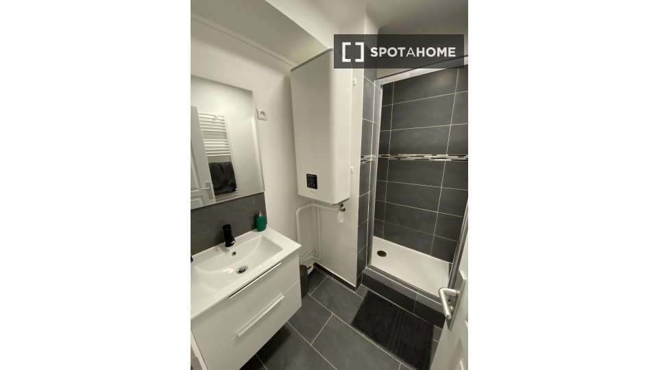 Double room Paris, 3 beds, 66m² — photo 6
