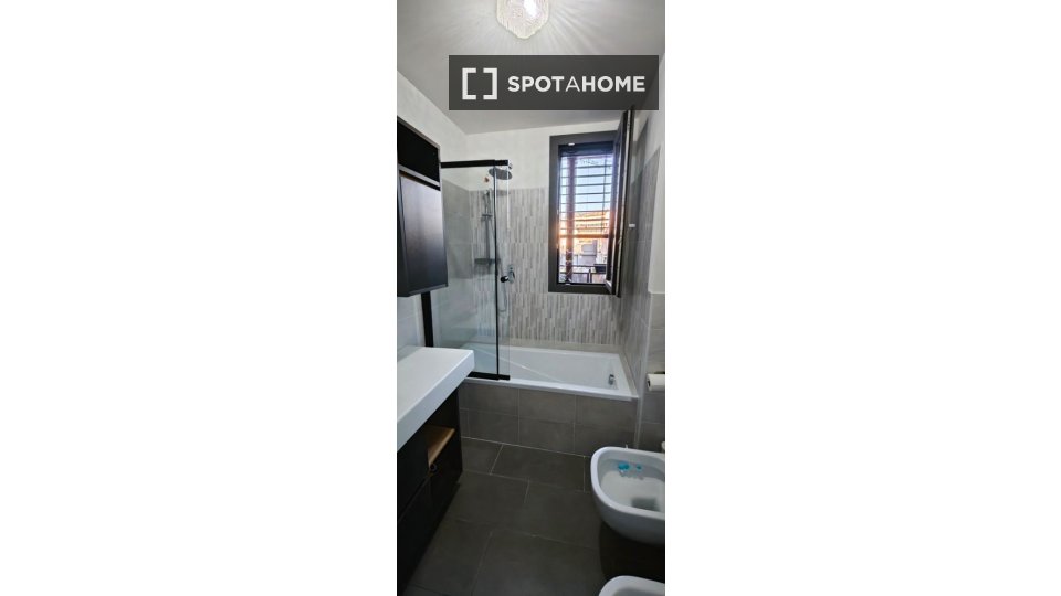 Apartment Milan, 2 beds, 70m² — photo 2