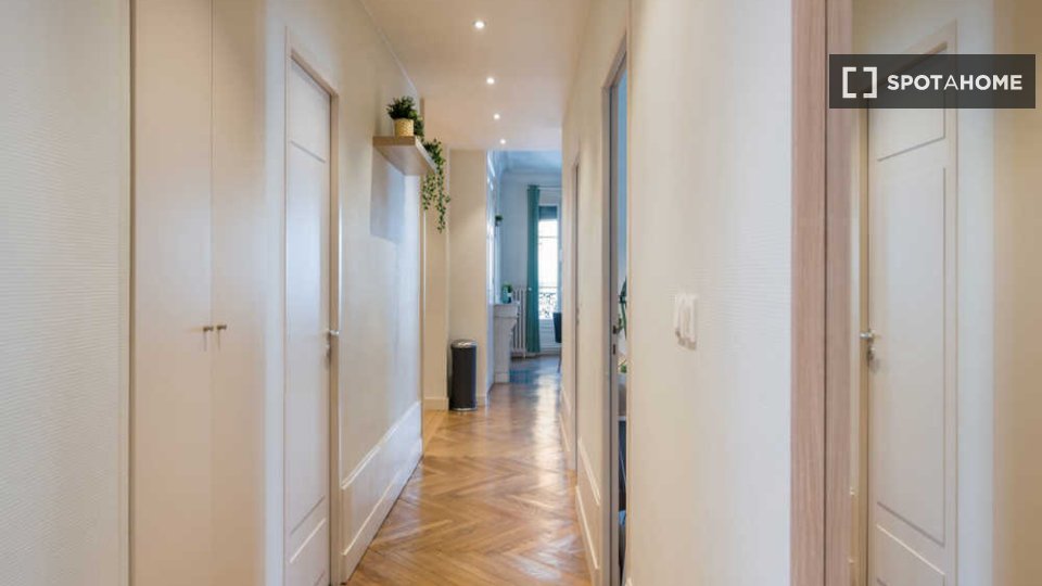 Double room Lyon, 5 beds, 150m² — photo 7