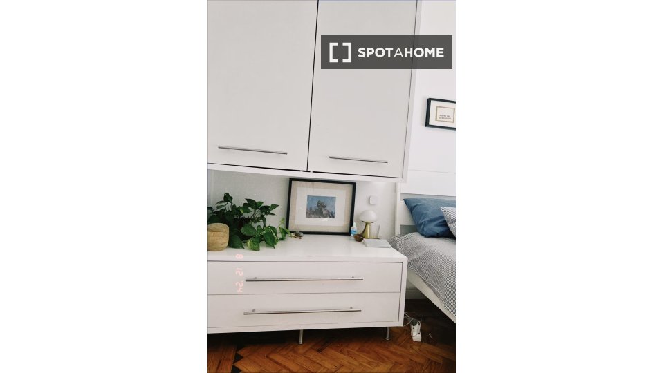 Double room Lisbon, 2 beds — photo 16