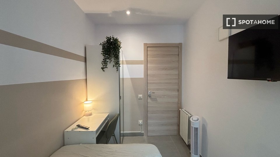 Double room Barcelona, 4 beds, 90m² — photo 1