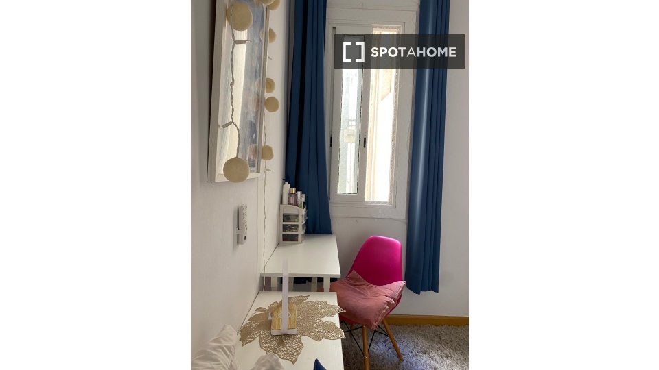 Double room Barcelona, 2 beds, 75m² — photo 2