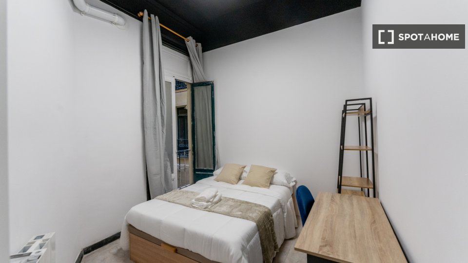 Double room Madrid, 11 beds — photo 7