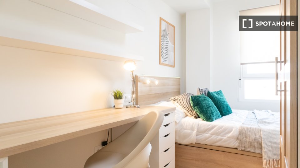 Habitación en piso compartido en alquiler en Valverde, Madrid