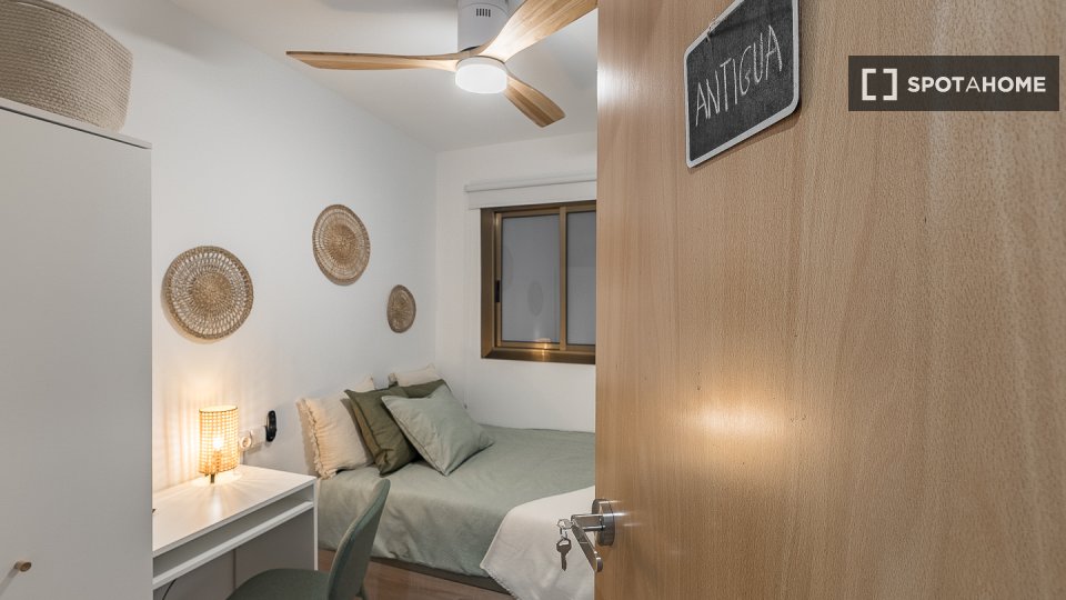 Double room Barcelona, 3 beds, 62m² — photo 36