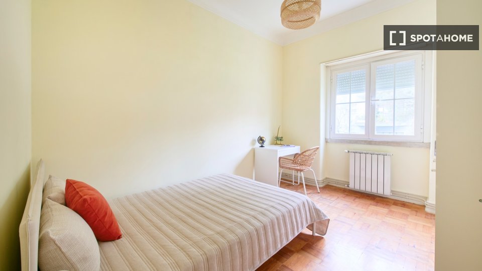 Double room Lisbon, 6 beds — photo 1