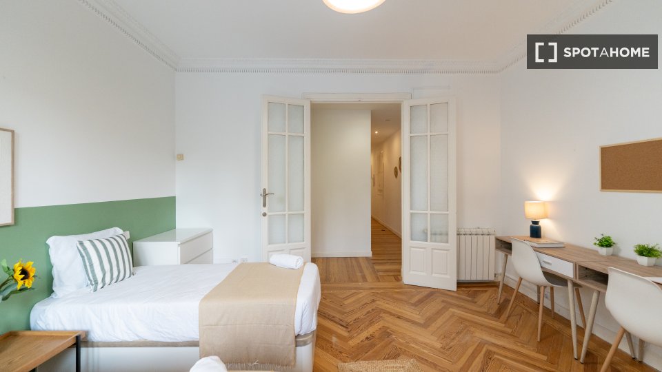 Double room Madrid, 4 beds — photo 9
