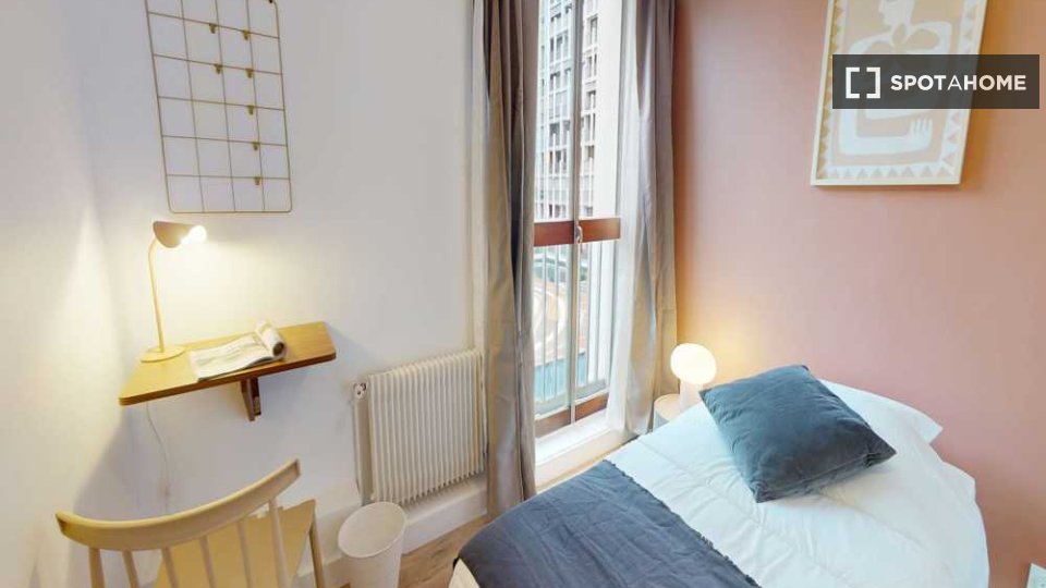 Double room Paris, 3 beds, 60m² — photo 15