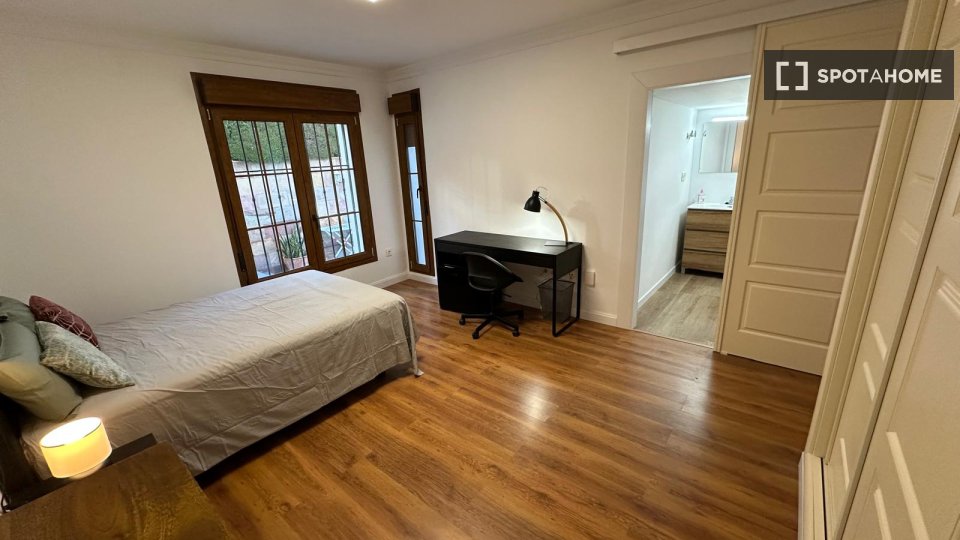 Double room Malaga, 9 beds, 25m² — photo 15